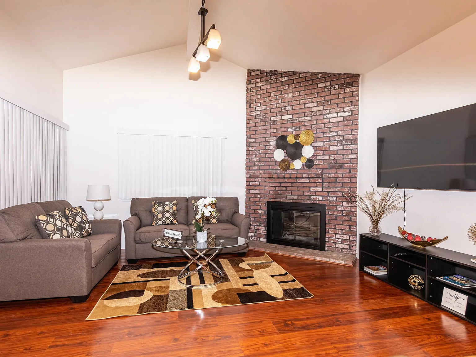 3 bed, 1058 sqft, $2,800 — Photo 3