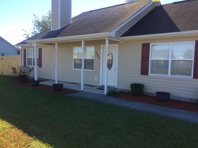 323 Foxridge Ln, Hubert, NC, 28539