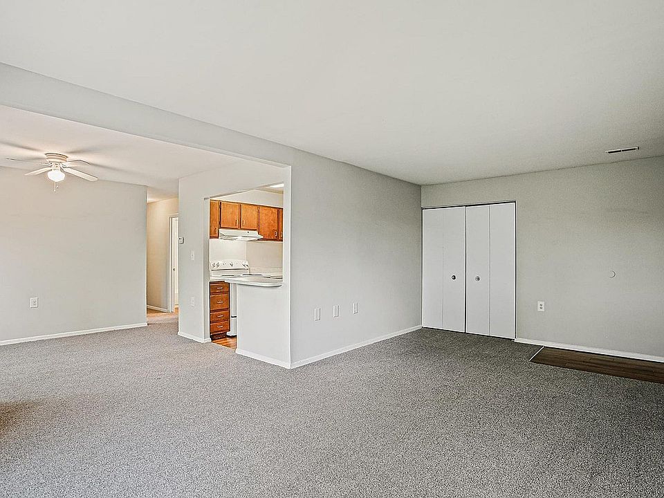775_Eagles_Court_0004