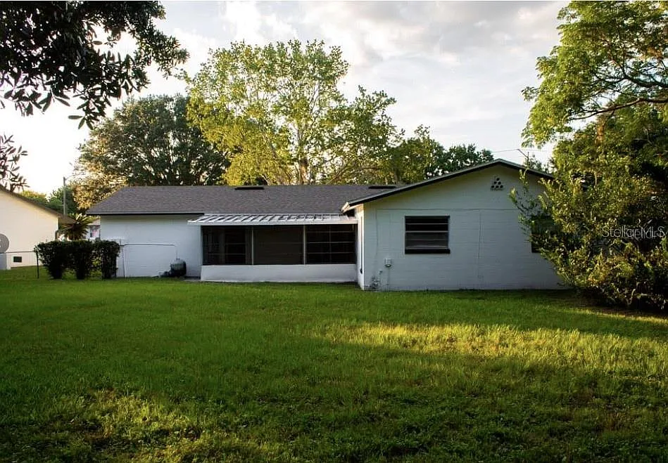 3 bed, 2.0 bath, 1486 sqft, $2,500 — Photo 2