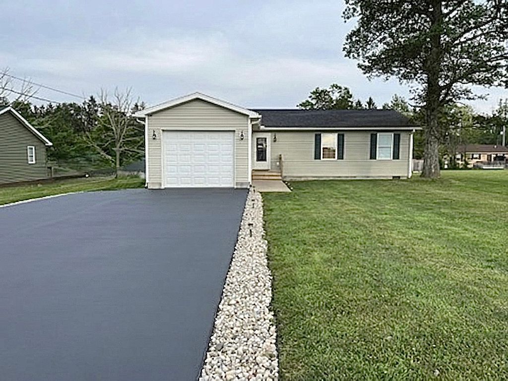 145 Briarwood Dr - Property Image