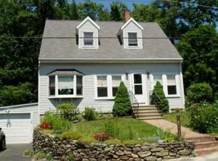 32 Pearl St, Lunenburg, MA 01462