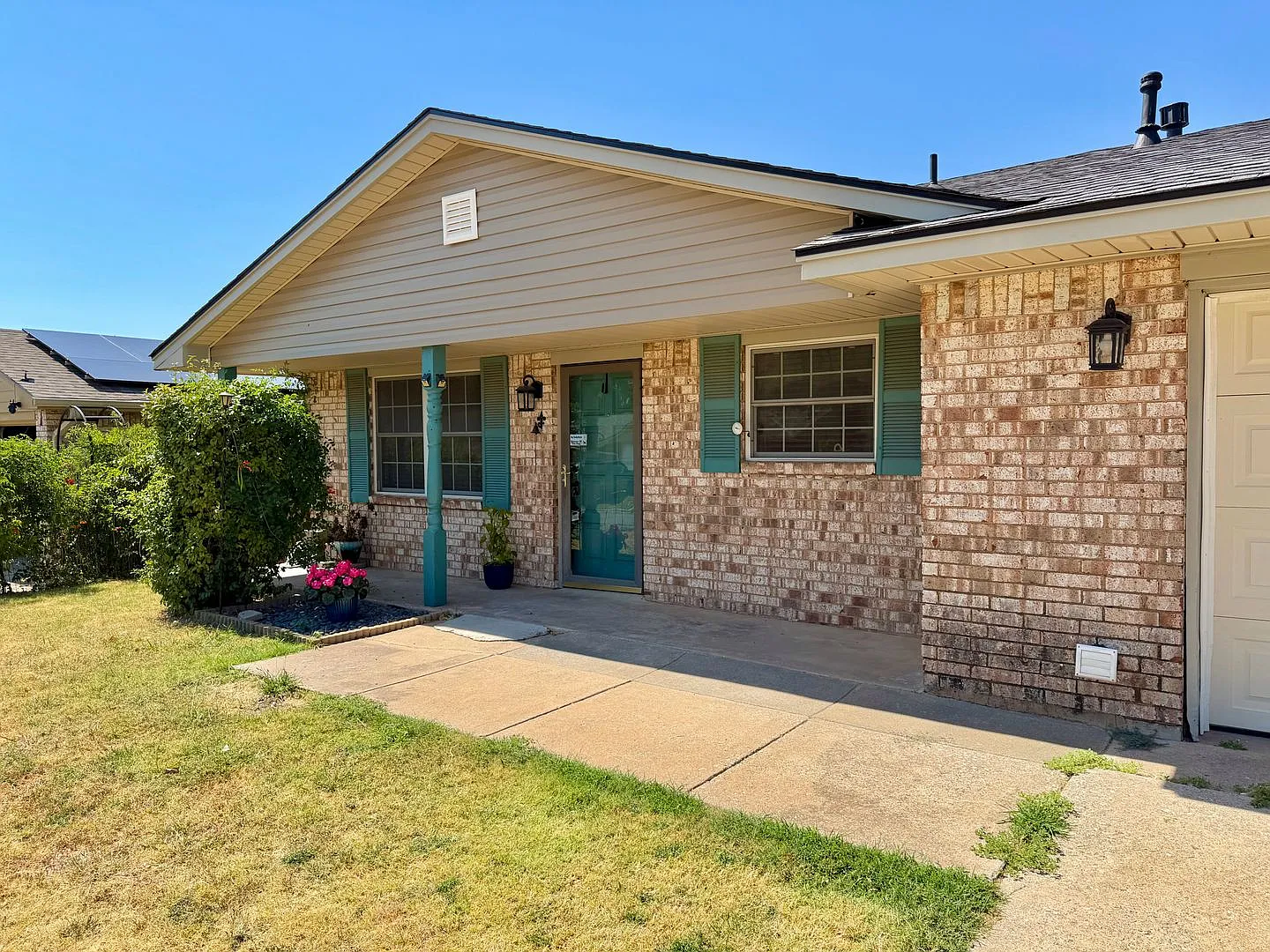 4 Bedroom — Photo 4