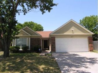 1014 Ashmount Ln, Arlington, TX 76017