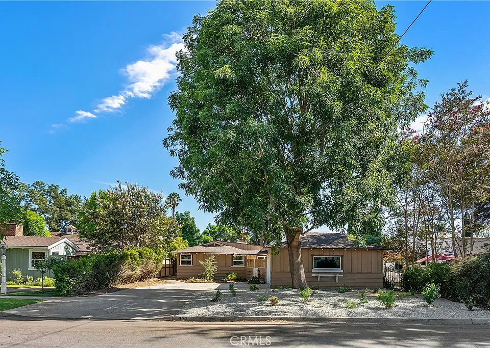 450 W 2nd St