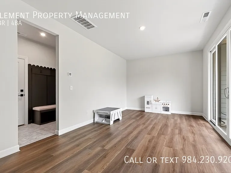 4730 Cypress Tree Ln #1 — Photo 29