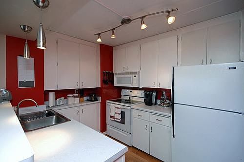 5th image of 1920 1st St S #401