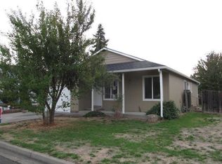 1983 SW Betty Ln, Grants Pass, OR 97526
