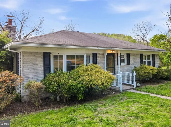 949 Pennsylvania Ave, Pottstown, PA 19464