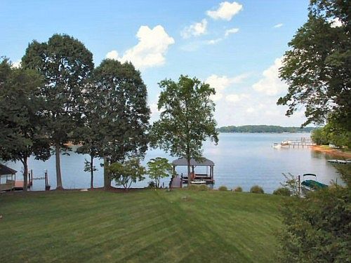 1st image of 4938 White Oak Ln