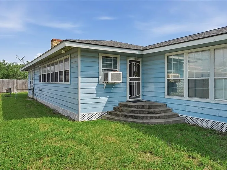 651 W Wilson Ave — Photo 31