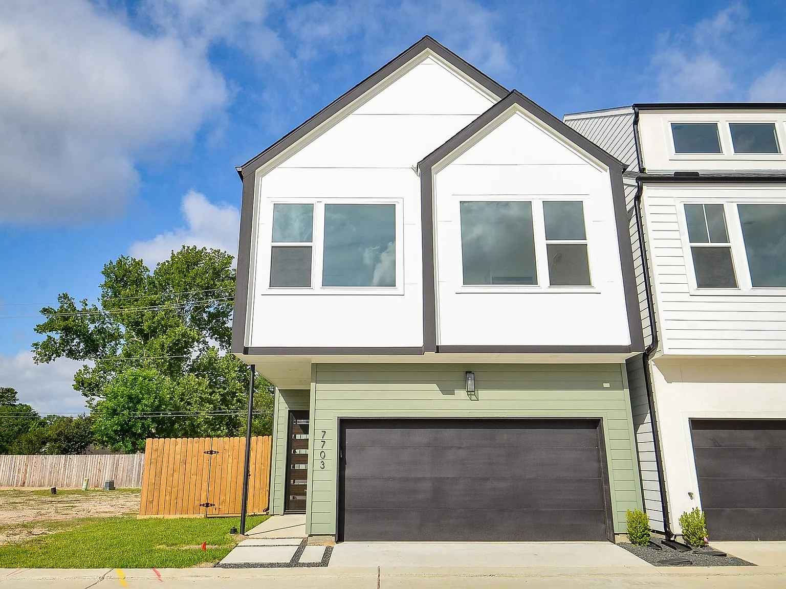 4 bed, 2.5 bath, 1901 sqft, $2,375 — Photo 4