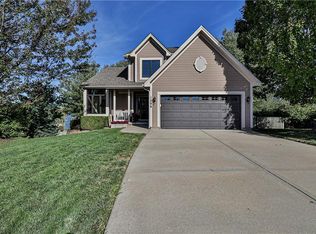 1206 Goldenrain Tree Ct, Liberty, MO 64068