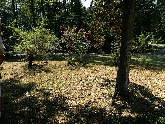2nd image of 5713 Beech Dr