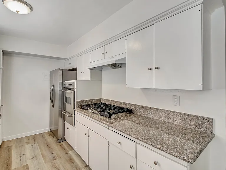 1452 Berkeley St #2 — Photo 8