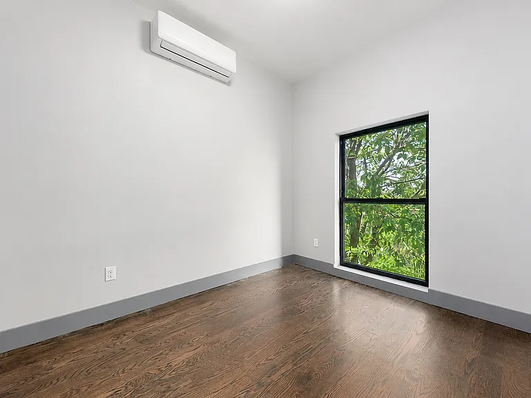 1277 Putnam Ave #1B — Photo 7