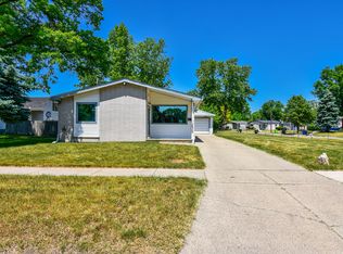 26323 Tawas St, Madison Heights, MI 48071