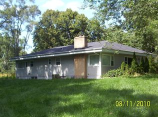 1002 South Rd, Fox River Grove, IL 60021