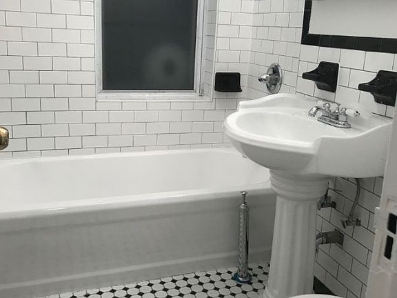 4th image of 2828 Kings Hwy #2