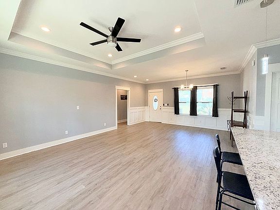 3rd image of 122 Loblolly Cir