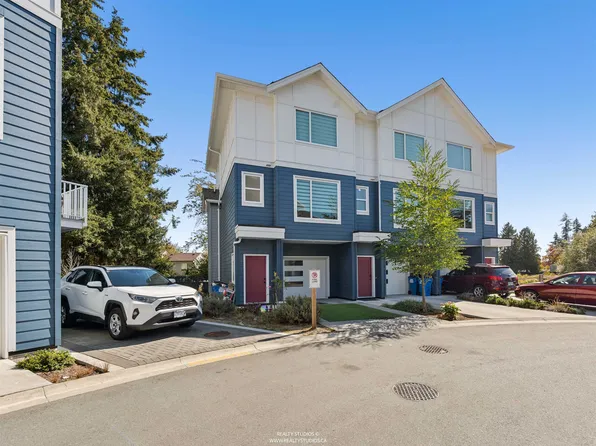 19330 Fairway Dr #8, Surrey, BC V3S 5M8