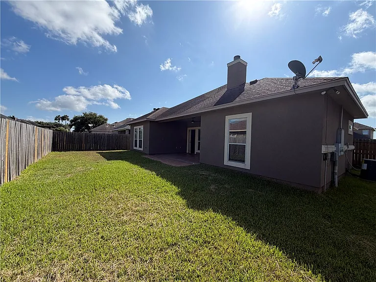 8317 Pocono Cir — Photo 33