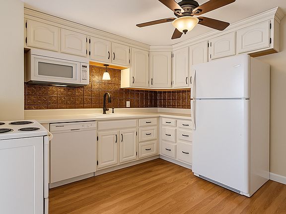 3rd image of 101 E Broadway #12