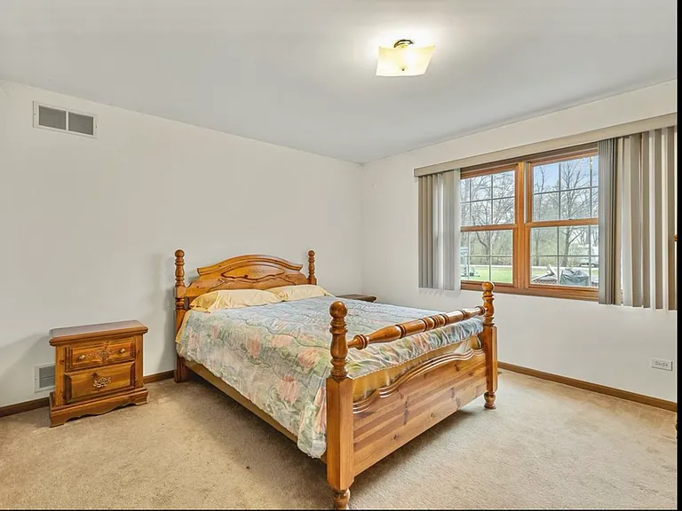 1248 S Lawler Ave — Photo 25