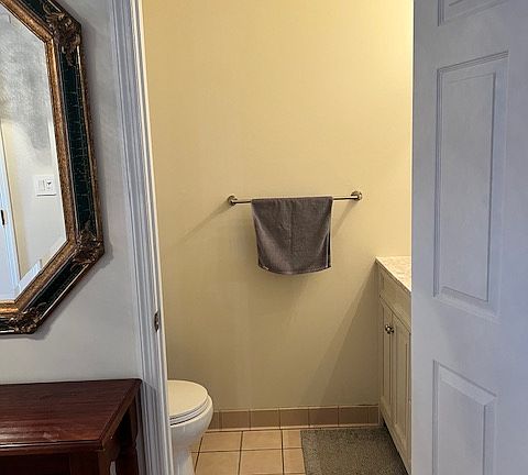 3rd image of 54 Foxwood Sq N