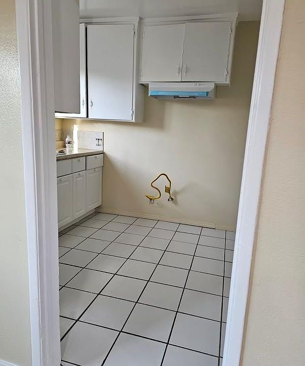 1st image of 1417 W 106th St #4