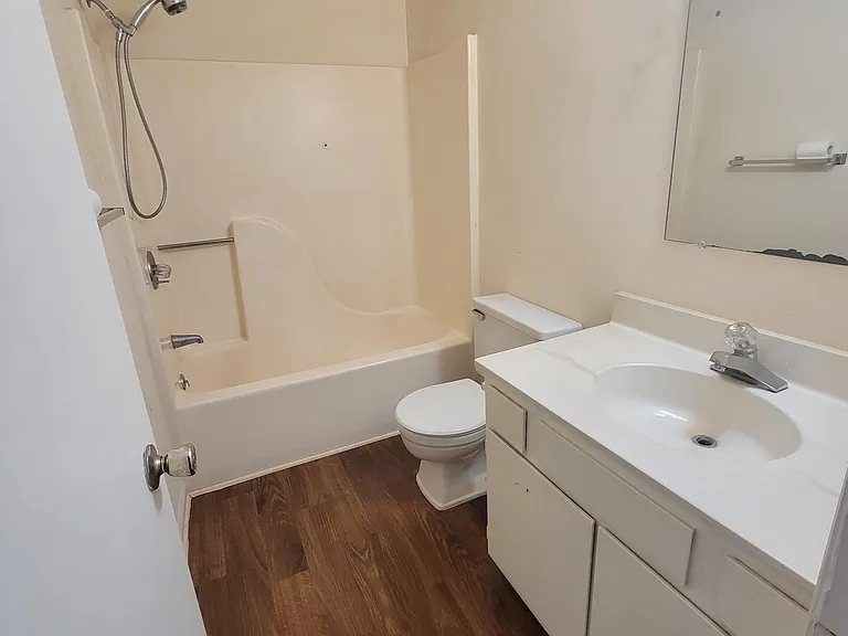 408 Memorial Park Dr — Photo 7