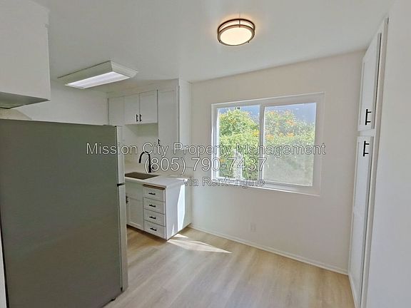 4th image of 1421 Bath St #A