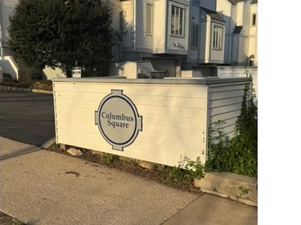 10 Columbus Square Dr, Saint Louis, MO 63101