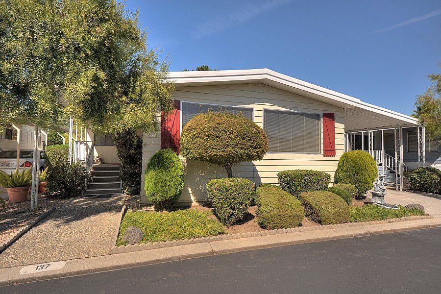 1st image of 137 Quail Hollow Dr