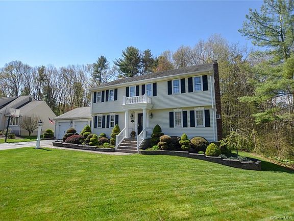 3rd image of 350 Quarry Brook Dr
