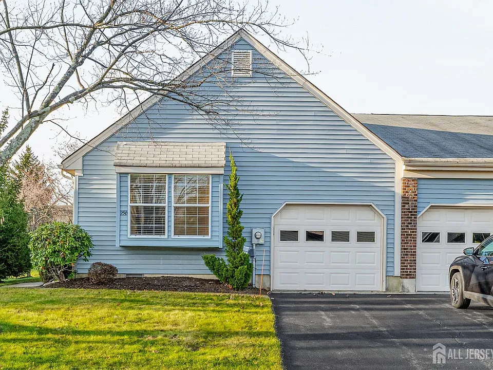 29 Hillsborough Dr