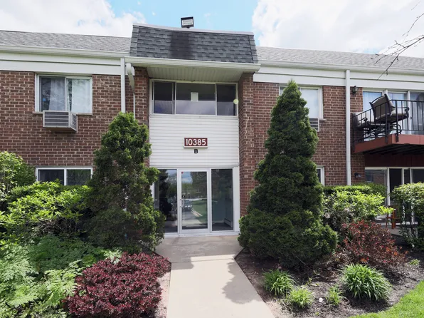 10385 Dearlove Rd APT 1K, Glenview, IL 60025
