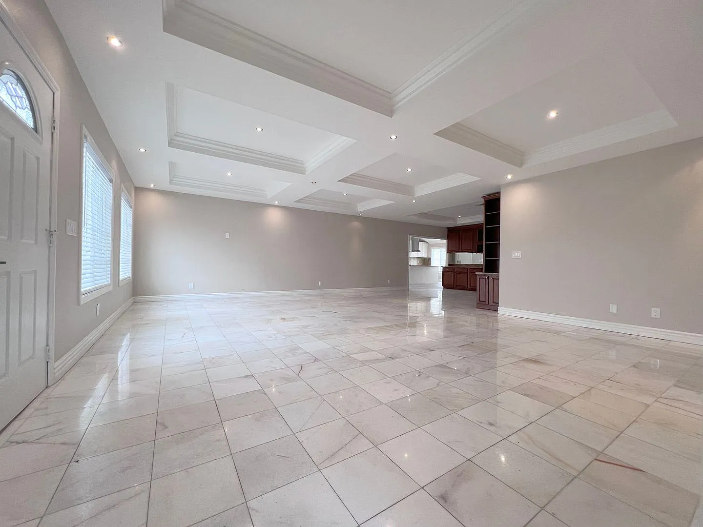 NEW AC - Bright & Spacious Single-Family Home with Pool — Photo 4