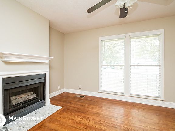 3rd image of 106 Hermitage Dr