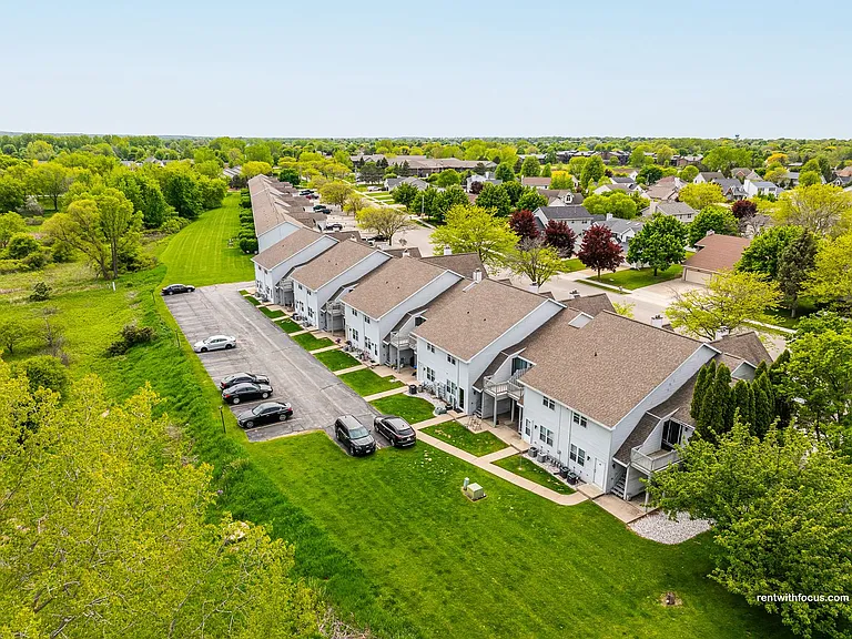 Allouez Townhomes — Photo 36