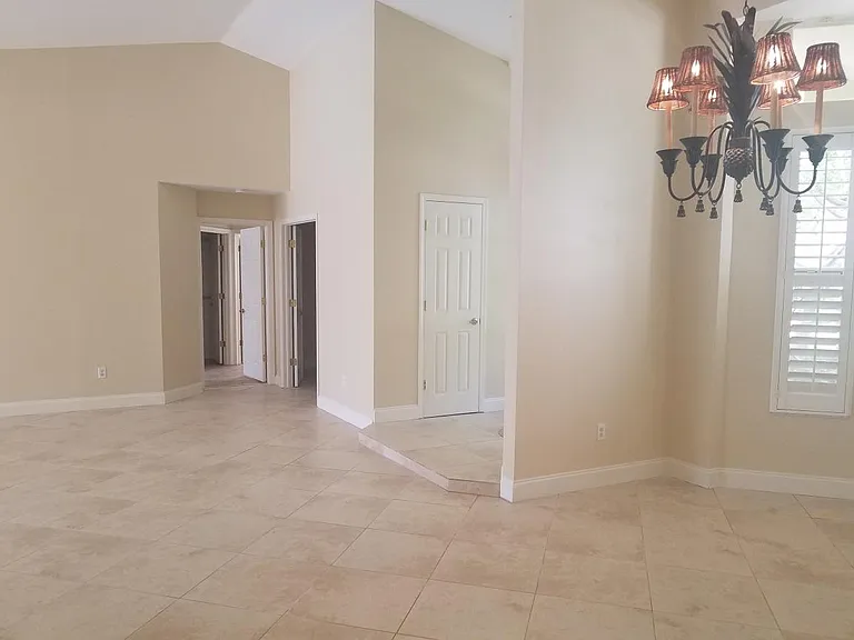 1084 SW Pigeon Plum Way — Photo 9