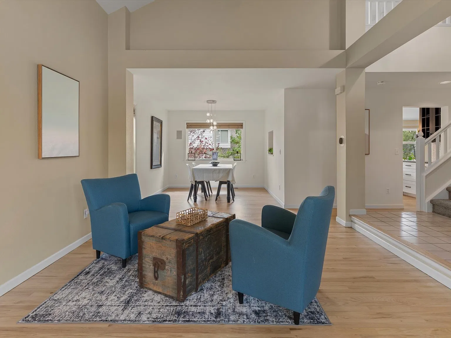 3 bed, 2374 sqft, $4,600 — Photo 3