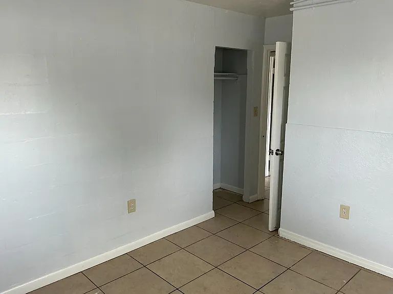 621 W South St #1 — Photo 14