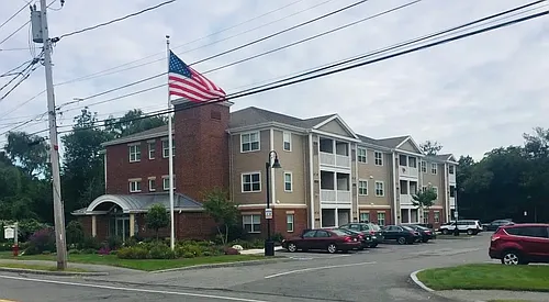 Americana Apartments Photo 1