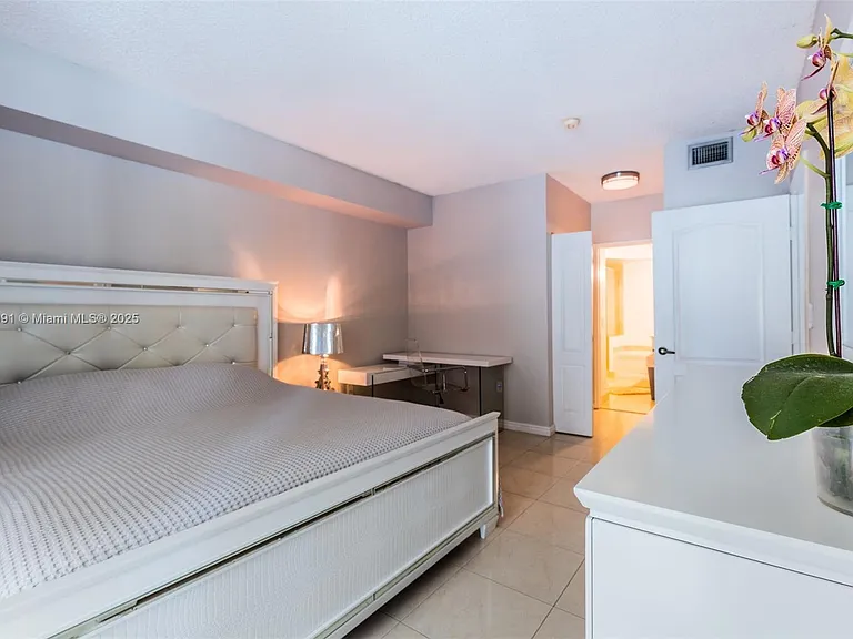 17555 E Atlantic Blvd #603 — Photo 33