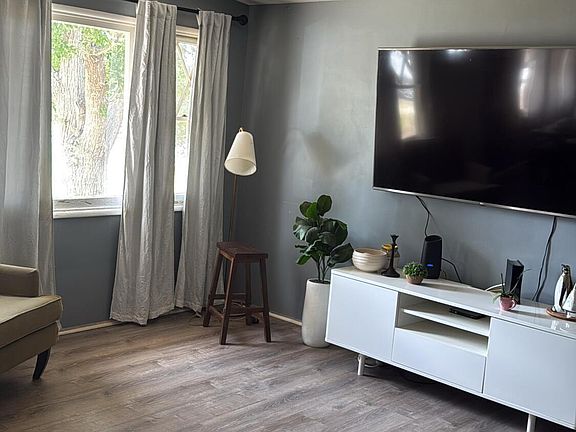 4th image of 1139 W Avenue J12