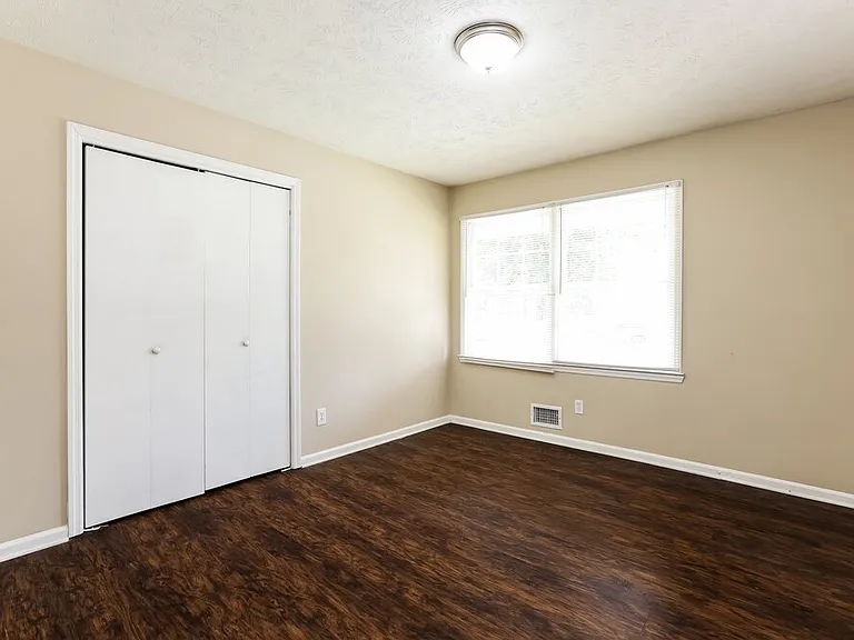 4649 Danna Dr — Photo 13