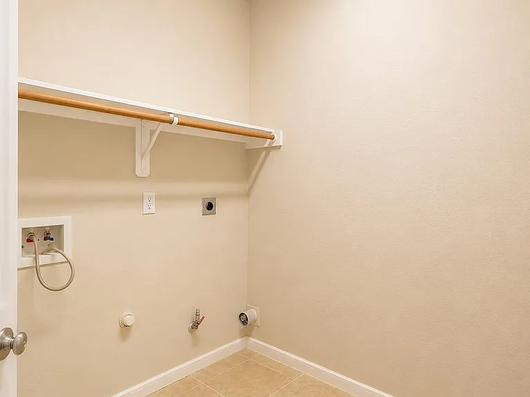 1815 Granite Field Ln — Photo 18