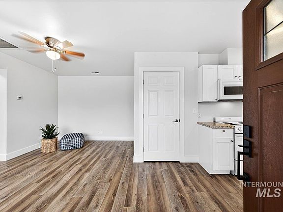 3rd image of 4204 W Libby St