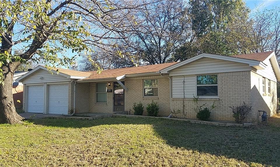 1st image of 208 NW Jayellen Ave